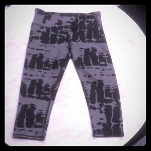 Small Alo Yoga pants